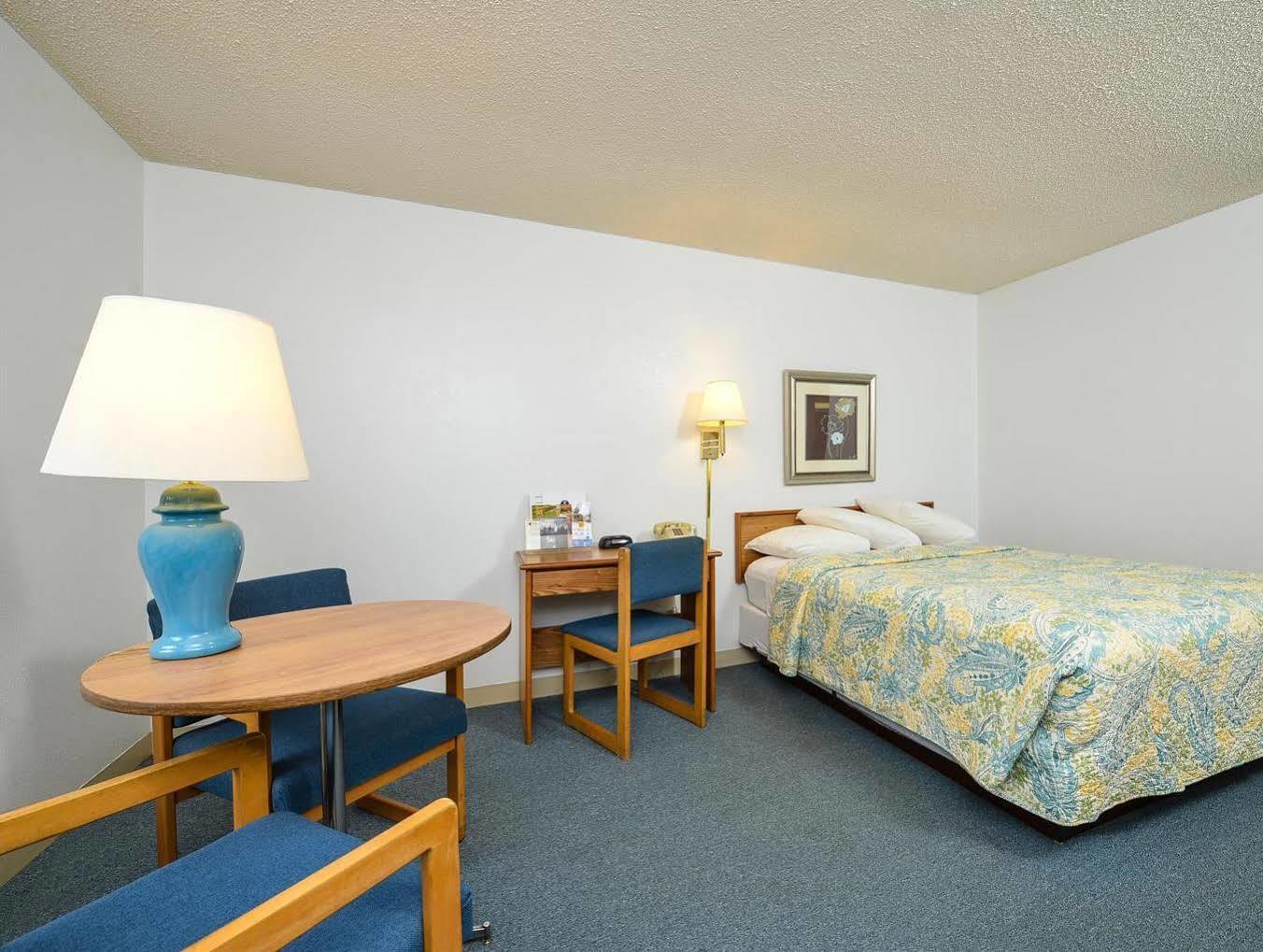 Americas Best Value Inn Wisconsin Rapids Eksteriør billede